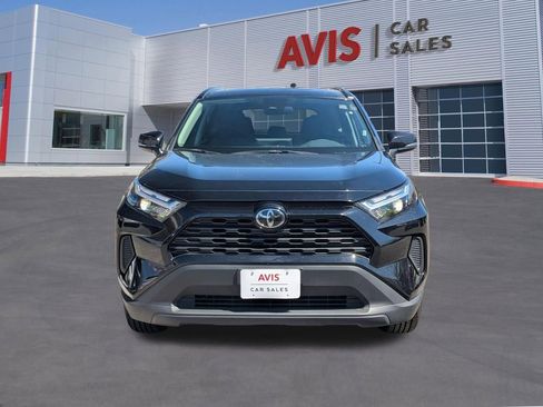 Used 2025 Toyota RAV4 XLE image 10