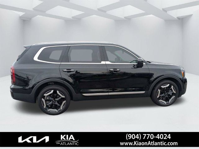 Used 2025 Kia Telluride S FWD image 2