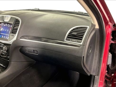 Used 2019 Chrysler 300 Touring w/ Sport Appearance Package RWD image 21