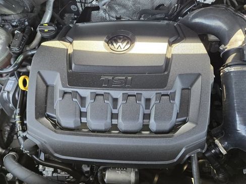 Used 2022 Volkswagen Tiguan SE R-Line FWD image 31