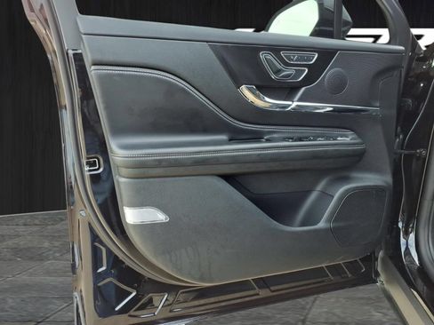 Used 2025 Lincoln Corsair Reserve AWD/4WD image 24