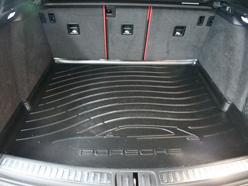 Used 2020 Porsche Macan S AWD/4WD image 73
