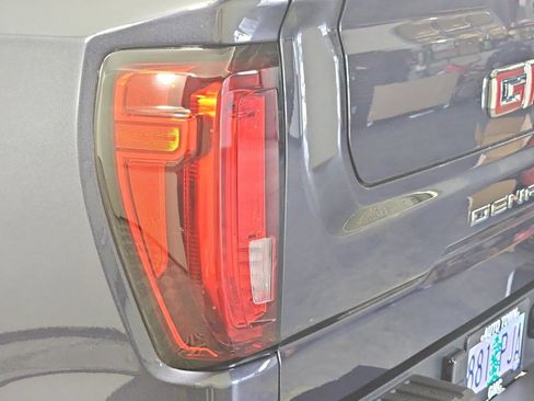 Used 2025 GMC Sierra 1500 Denali w/ Denali Reserve Package AWD/4WD image 31