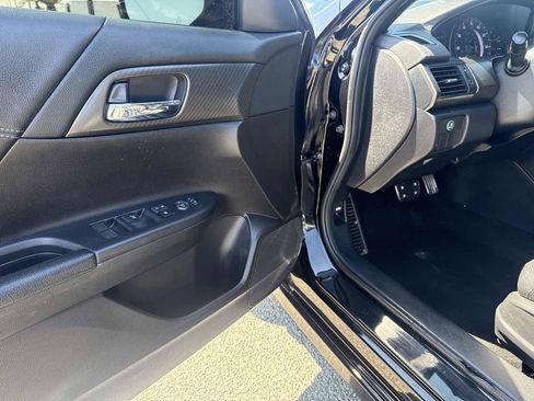 Used 2017 Honda Accord Sport image 7