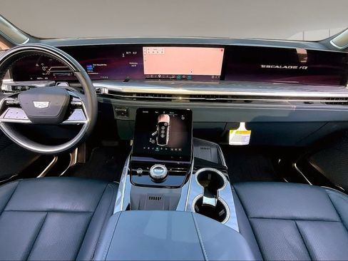 Certified 2025 Cadillac Escalade IQ Luxury 2 w/ LPO, Premium Carpet Package AWD/4WD image 14
