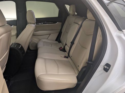 Used 2017 Cadillac XT5 Luxury w/ Driver Awareness Package AWD/4WD image 15