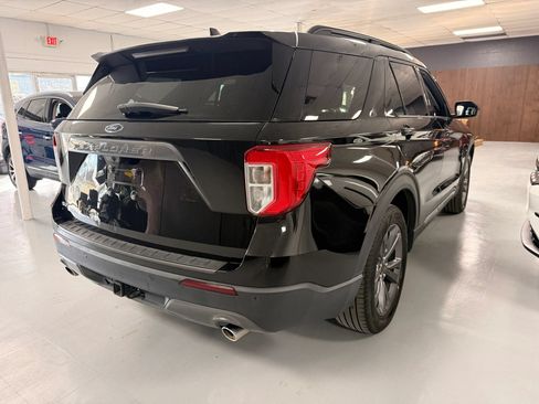 Used 2023 Ford Explorer XLT w/ Equipment Group 202A RWD image 3