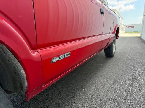 Used 2000 Chevrolet S10 Pickup LS w/ Preferred Equipment Group RWD image 4