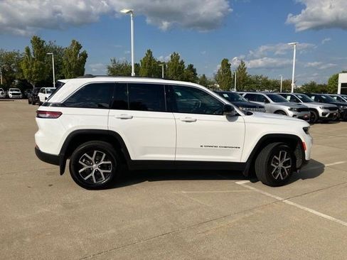 Certified 2023 Jeep Grand Cherokee Limited w/ Luxury Tech Group II AWD/4WD image 5