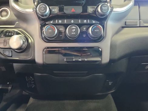 Used 2024 RAM 1500 Laramie AWD/4WD image 23