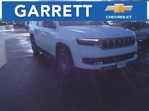Used 2024 Jeep Wagoneer L Series II image 1