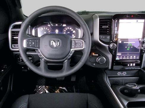 Used 2025 RAM 1500 Big Horn RWD image 6