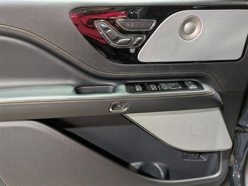 Certified 2025 Lincoln Aviator Black Label image 15