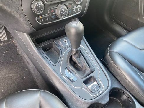 Used 2020 Jeep Cherokee Latitude Plus w/ Comfort/Convenience Group image 23