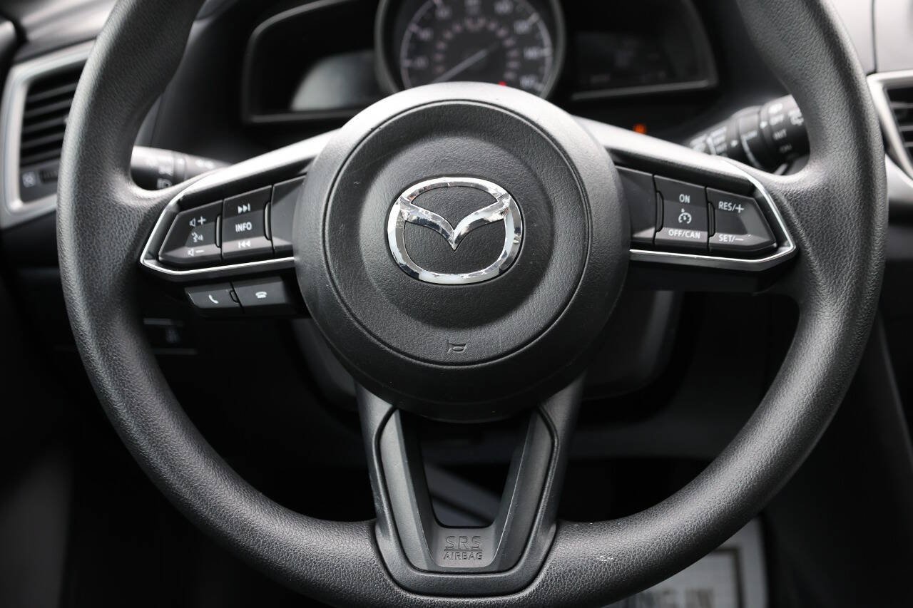 Used 2018 MAZDA MAZDA3 Sport FWD image 18