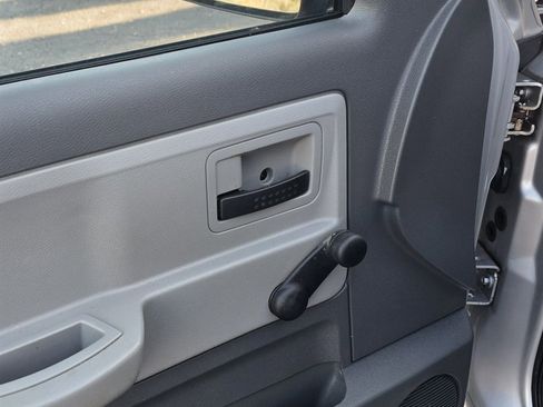 Used 2006 Dodge Dakota ST w/ Sport Appearance Group image 12