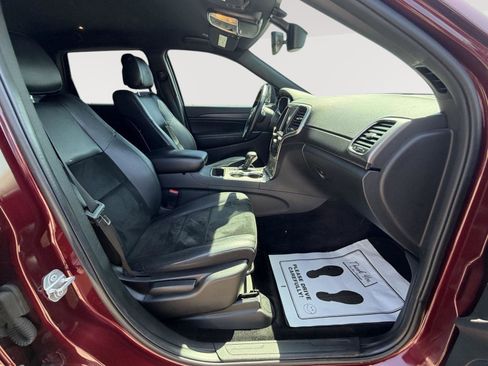 Used 2017 Jeep Grand Cherokee Altitude image 33