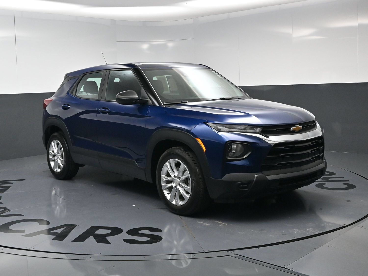 Used 2023 Chevrolet TrailBlazer LS FWD image 2