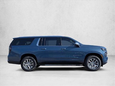 New 2026 Chevrolet Suburban Premier image 4