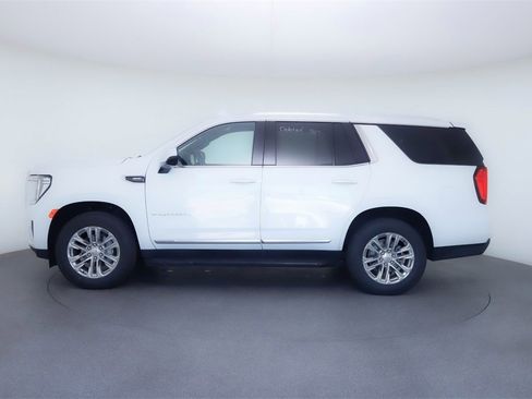 Used 2023 GMC Yukon SLT image 2