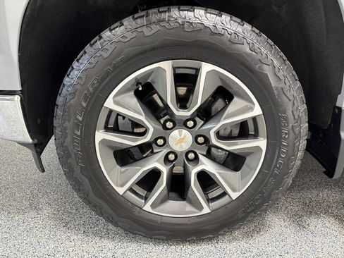 Used 2024 Chevrolet Silverado 1500 LT AWD/4WD image 41
