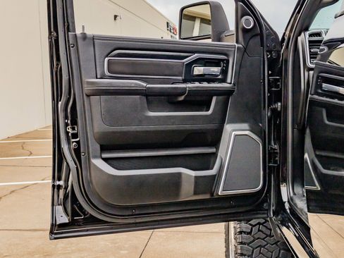 Used 2024 RAM 2500 Laramie w/ Sport Appearance Package AWD/4WD image 34