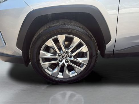 Used 2021 Toyota RAV4 XLE Premium FWD image 26