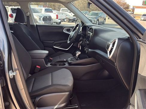 Used 2023 Kia Soul LX w/ Option Group 015 image 10