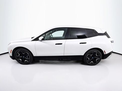 Used 2024 BMW iX xDrive50 w/ Premium Package AWD/4WD image 4