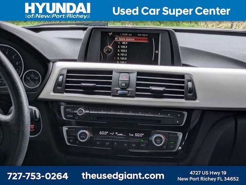Used 2016 BMW 320i Sedan RWD image 18