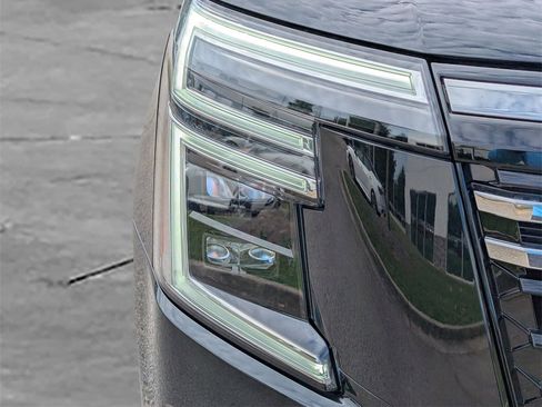 New 2025 Nissan Armada SL image 4