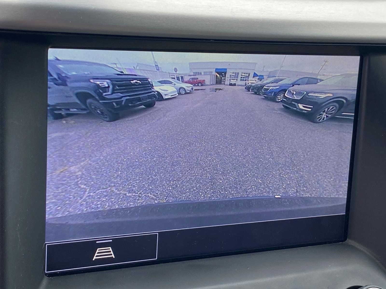 Used 2021 GMC Acadia SLT w/ LPO, Floor Liner Package FWD image 18