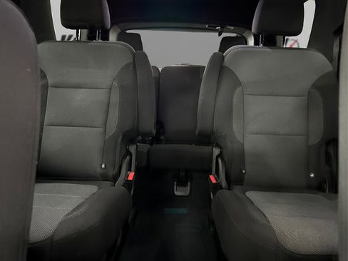 Used 2023 Chevrolet Traverse LT image 19