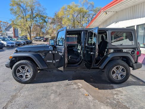 Used 2018 Jeep Wrangler Unlimited Sport S image 5