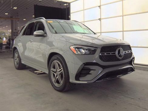 Used 2024 Mercedes-Benz GLE 450 4MATIC w/ AMG Line Exterior image 4