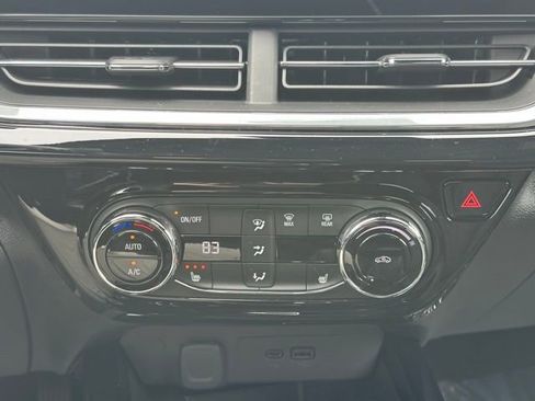 Used 2025 Chevrolet Trax RS w/ Driver Confidence Package image 22