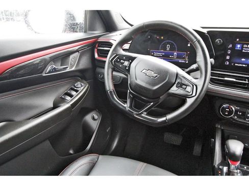 Used 2026 Chevrolet TrailBlazer RS w/ Convenience Package FWD image 8
