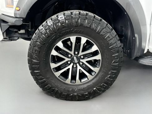 Used 2019 Ford F150 Raptor w/ Equipment Group 802A Luxury AWD/4WD image 33