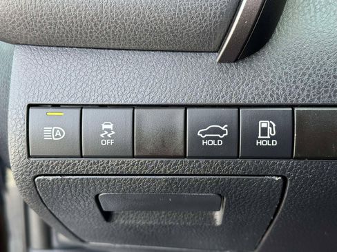 Certified 2022 Toyota Camry SE w/ Convenience Package image 17