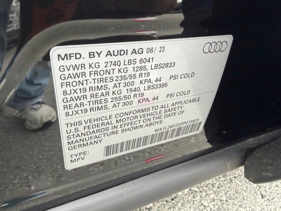 Used 2023 Audi Q4 e-tron Premium Plus w/ Premium Plus AWD/4WD image 60