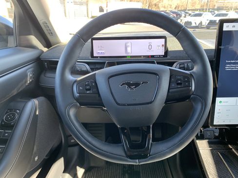 Used 2022 Ford Mustang Mach-E Premium image 18