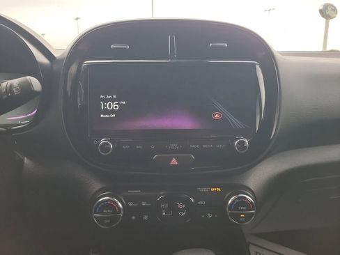 Used 2025 Kia Soul LX w/ LX Technology Package image 18