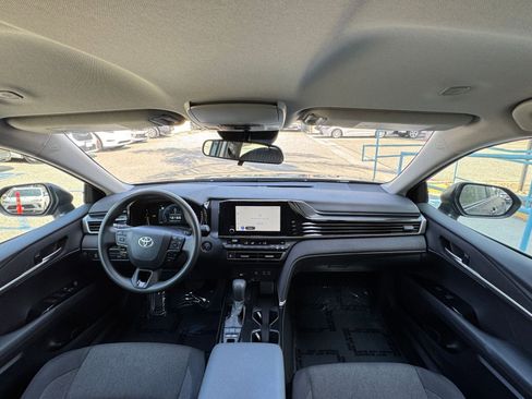 Used 2025 Toyota Camry LE FWD image 32