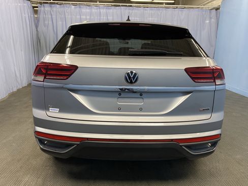 Used 2020 Volkswagen Atlas Cross Sport SE image 5