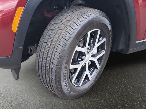Used 2025 Jeep Grand Cherokee Limited RWD image 33