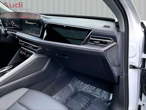 Used 2025 Audi Q5 Premium w/ Convenience Package image 26