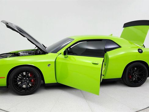 Used 2015 Dodge Challenger SRT Hellcat image 23
