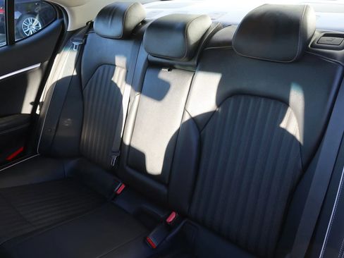 Used 2021 Genesis G70 3.3T image 21