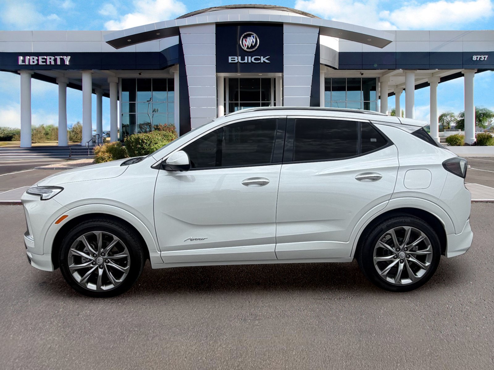 Used 2024 Buick Encore GX Avenir w/ Avenir Technology Package FWD image 7