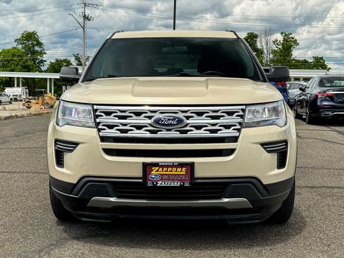 Used 2018 Ford Explorer XLT AWD/4WD image 8